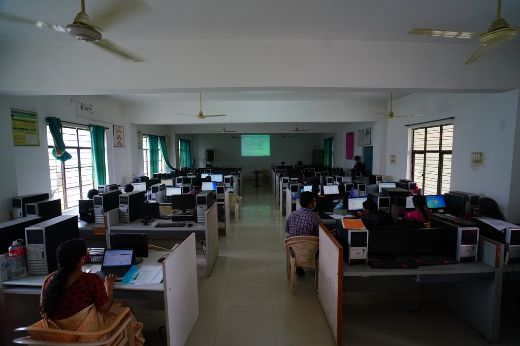 Ellenki College of Engineering  and Technology Labs(1)