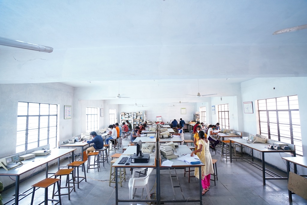 Ellenki College of Engineering  and Technology Labs(4)