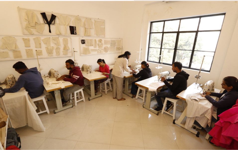 ESEDS School of Design Labs(5)