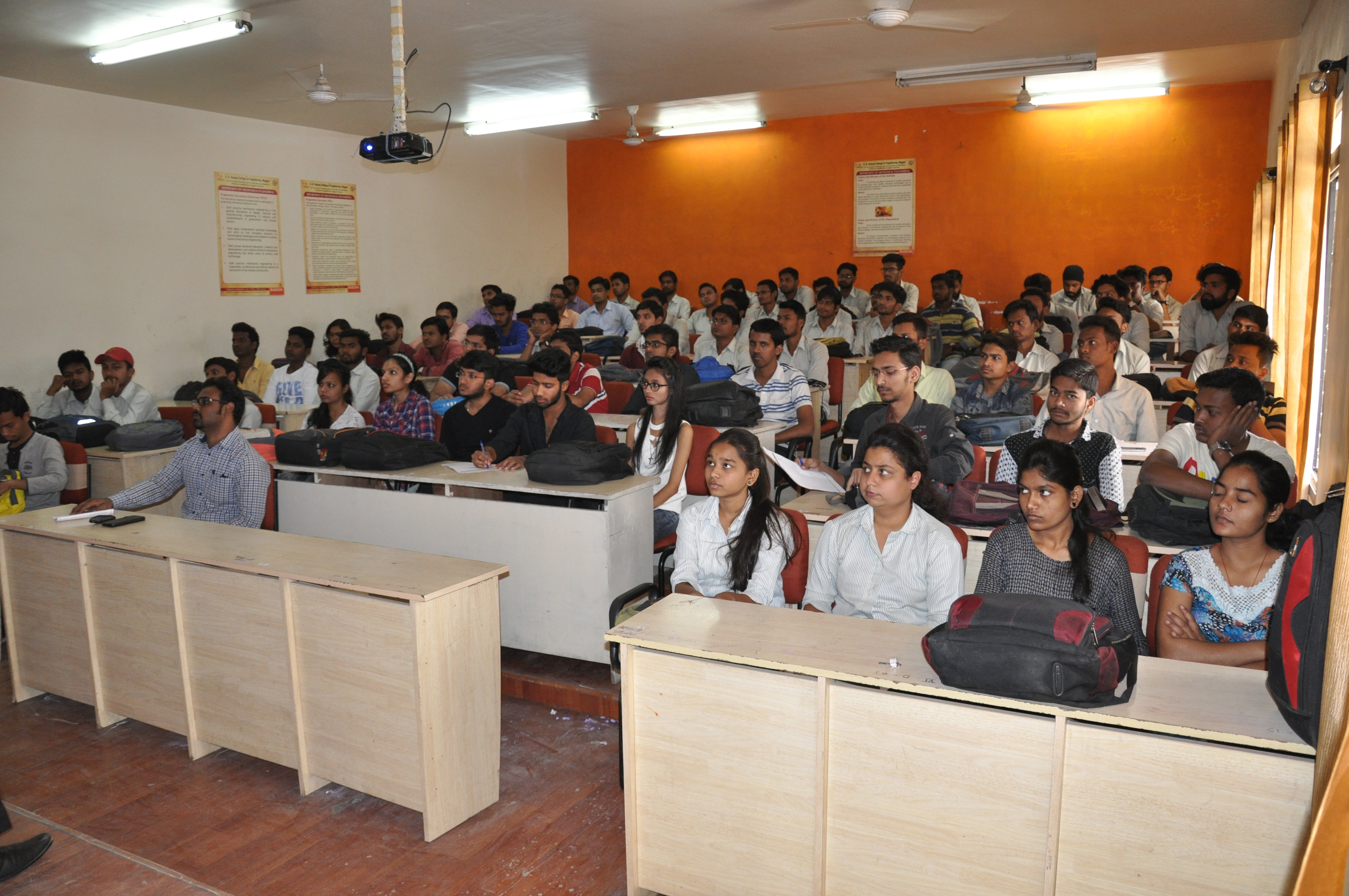 GH Raisoni College of Engineering Classroom