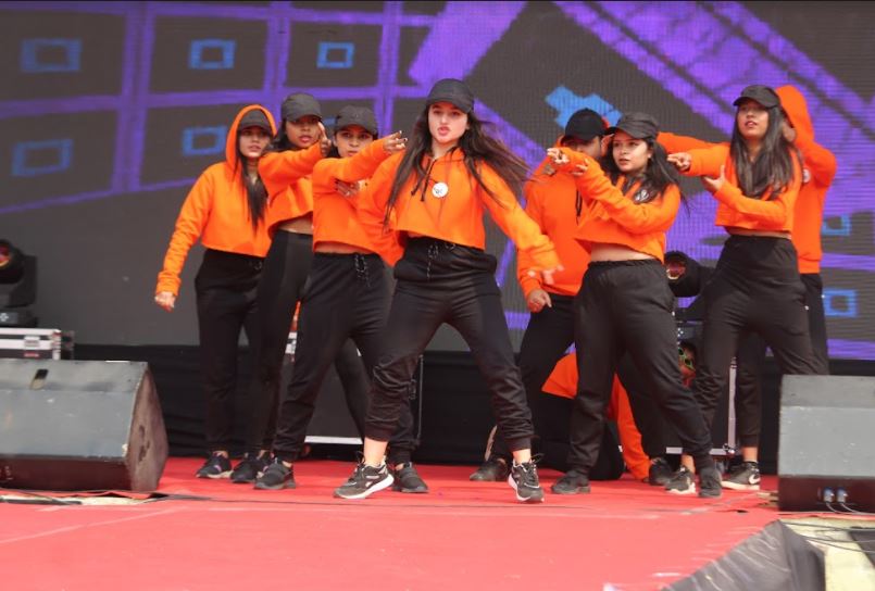 Gitarattan International Business School Fest(7)