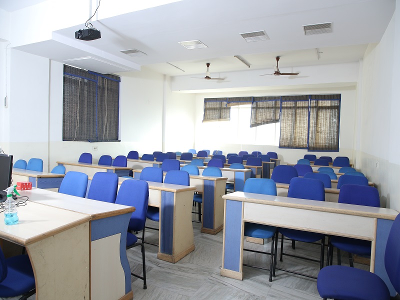 Gitarattan International Business School Classroom(1)