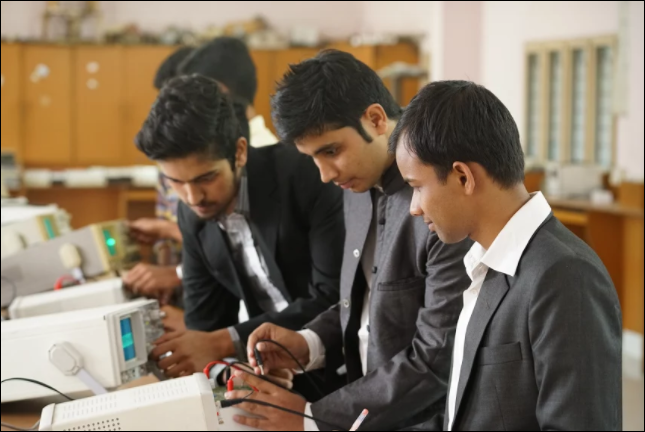 Godavari Institute of Engineering and Technology Labs(2)