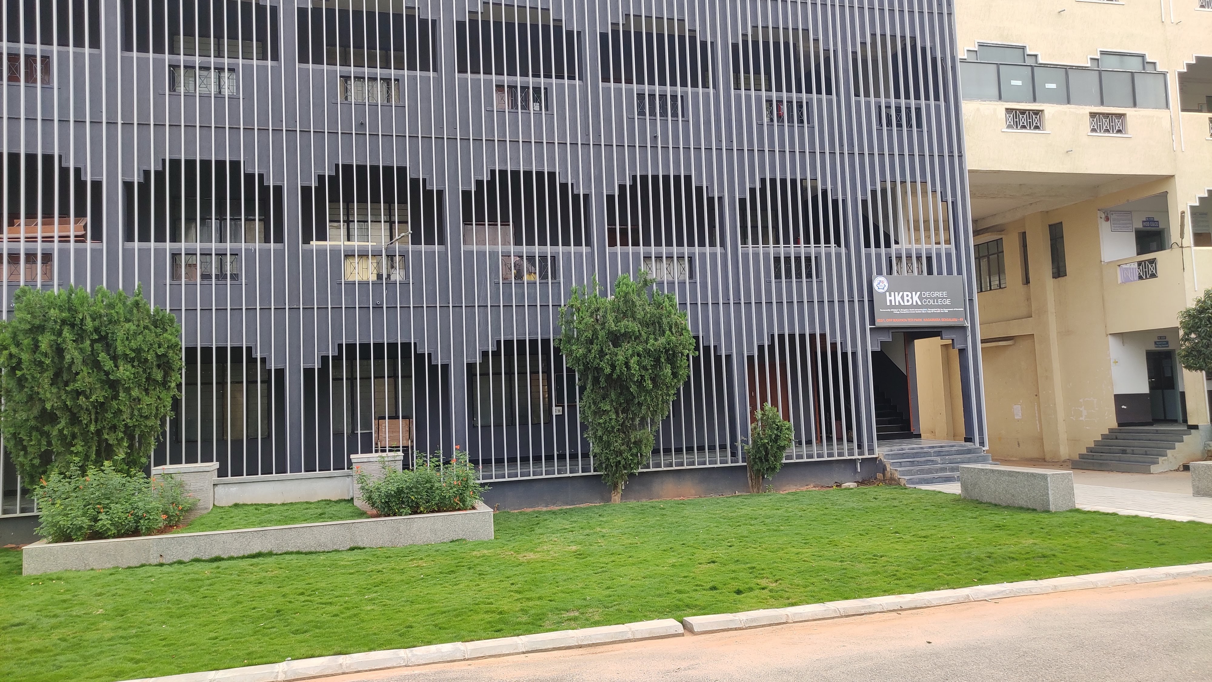 HKBK College of Engineering Campus Building(4)