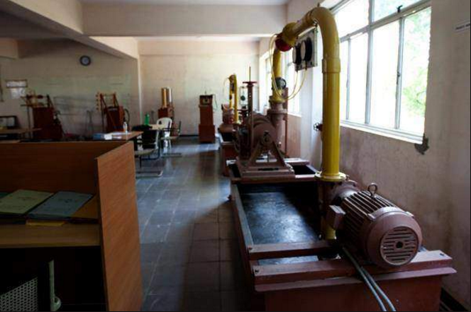 Hyderabad Institute of Technology and Management Labs(1)