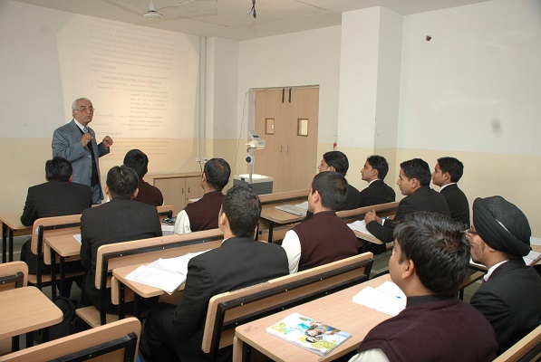 RIG Institute Greater Noida Classroom(1)