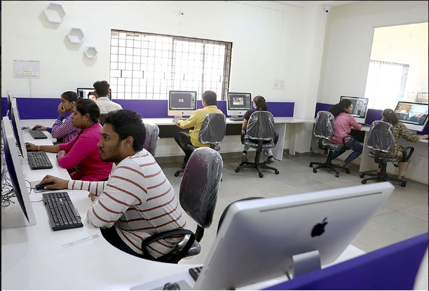 IIFA Lancaster Degree College Labs(1)