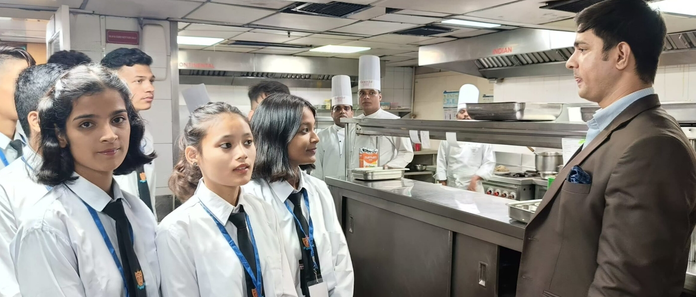 Imperial Institute of Management Technology Cafeteria / Mess
