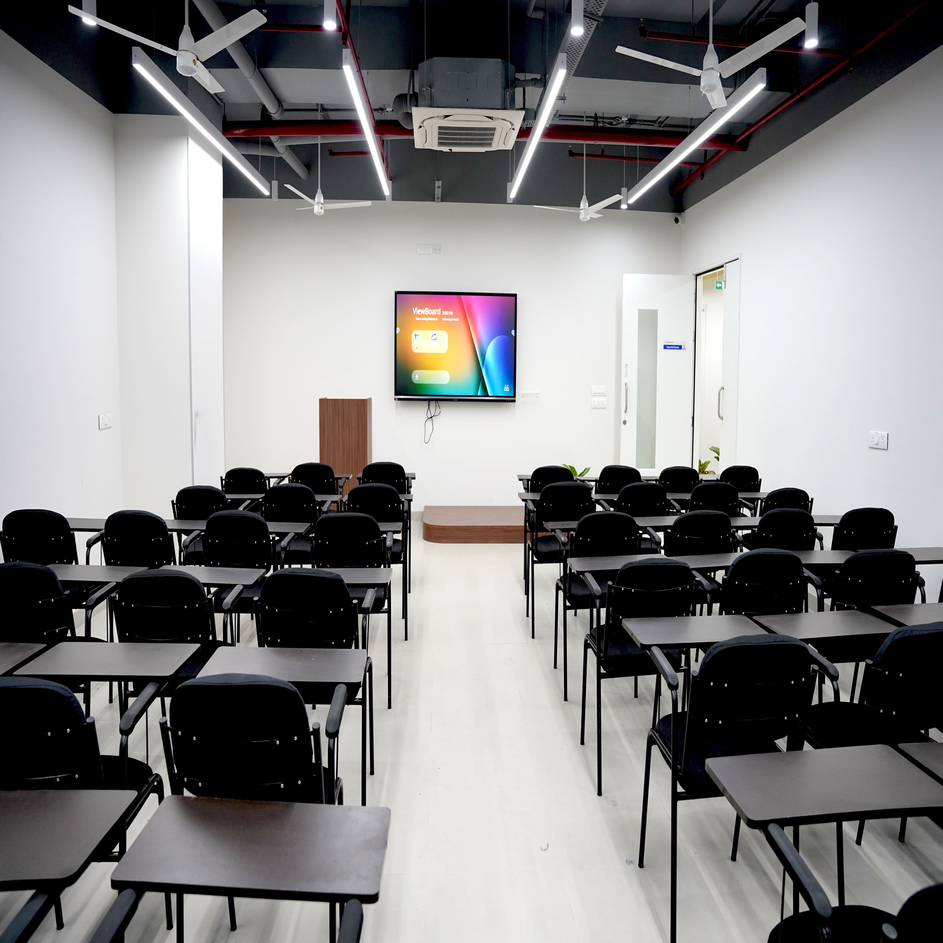 Imperial School of Banking and Management Studies Classroom(1)