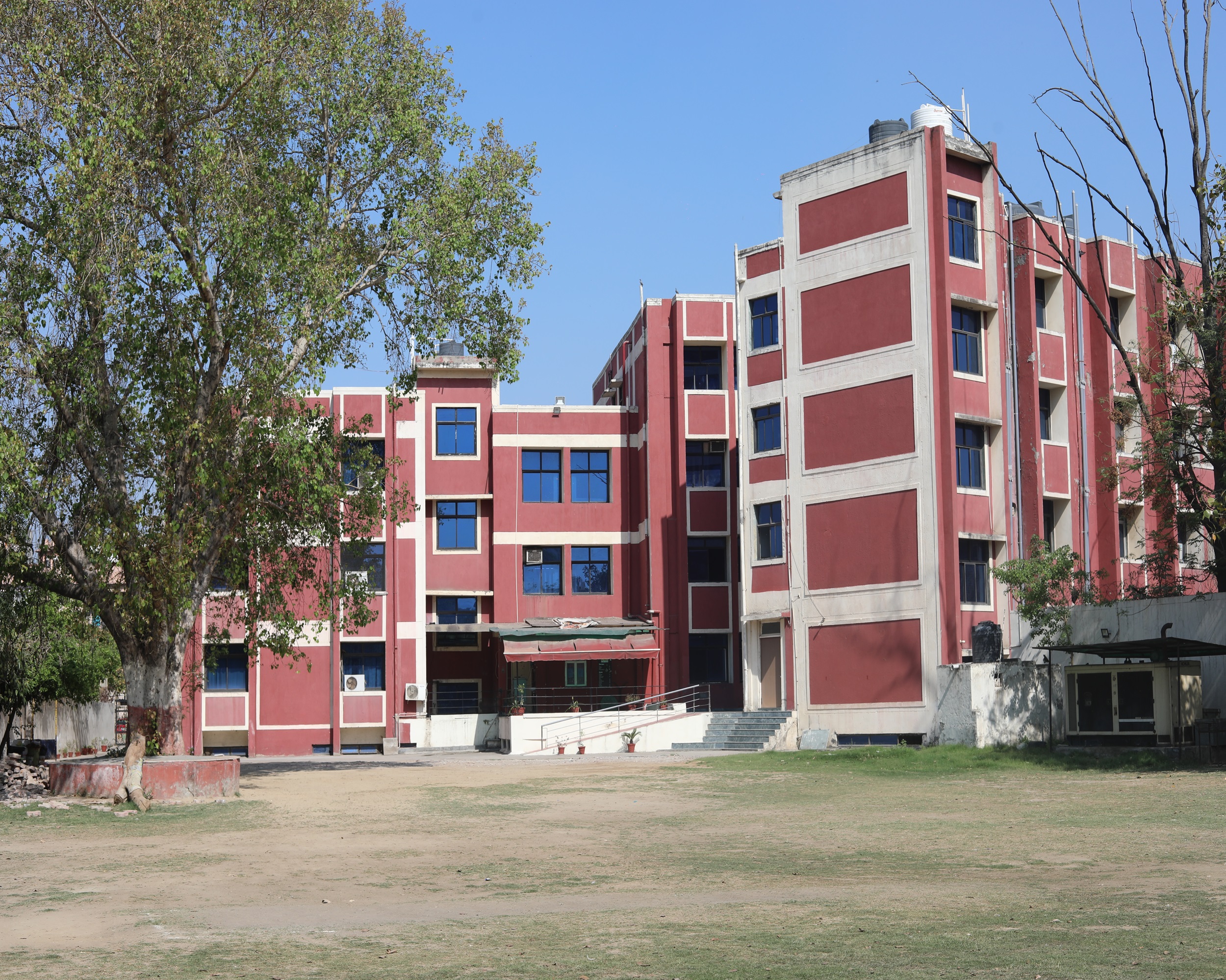 Indirapuram Institute of Higher Studies, Ghaziabad Campus Building(4)