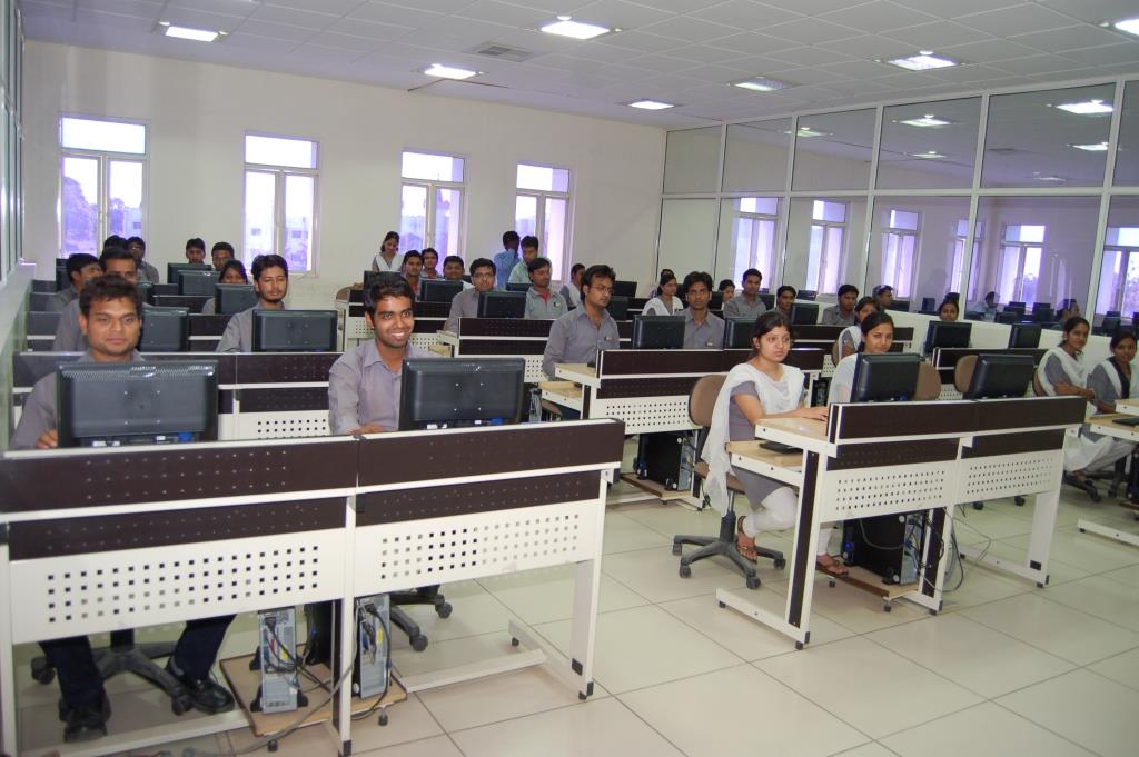 Indore Institute of Pharmacy Labs(1)