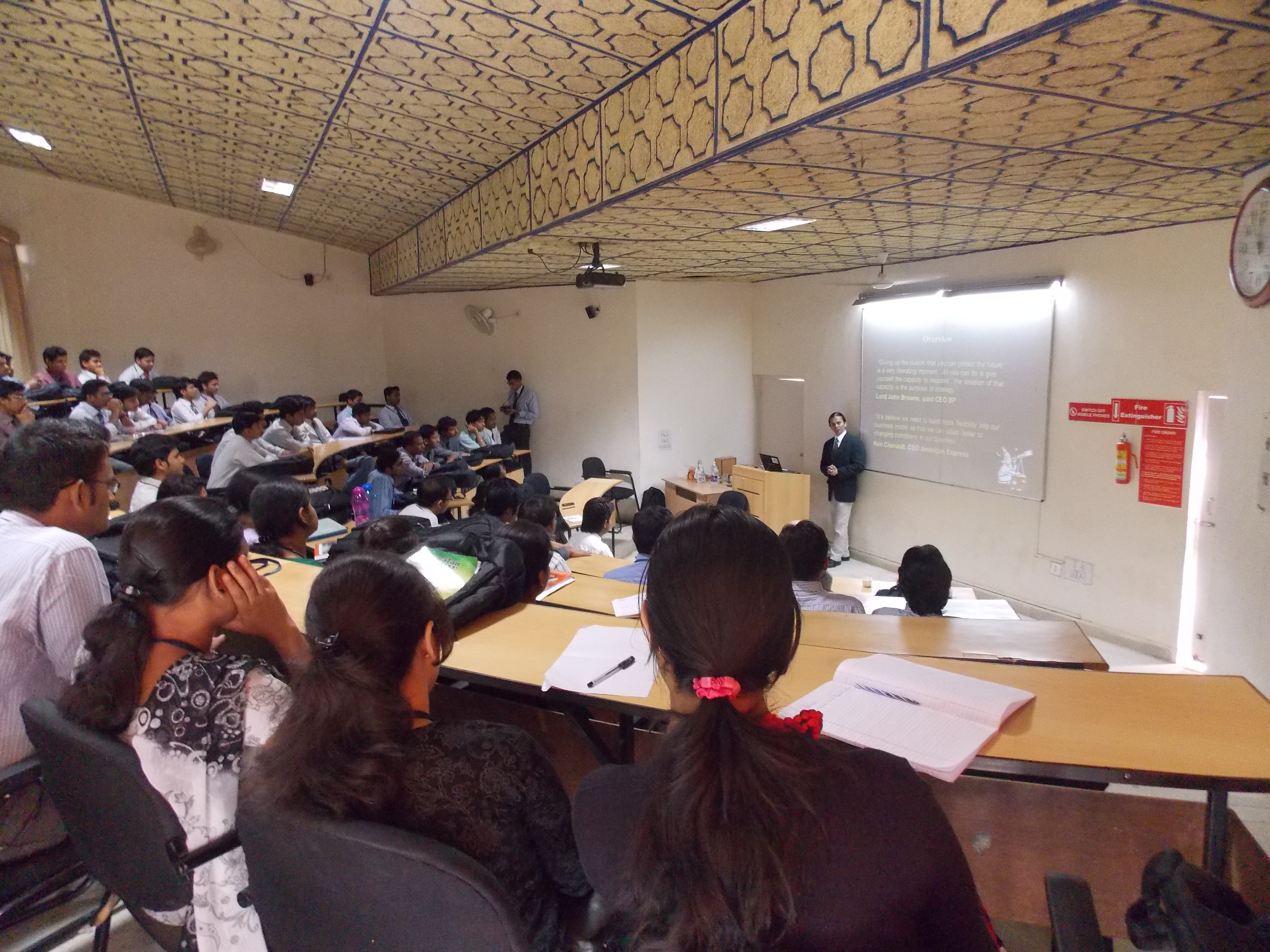 Indus Business Academy Classroom(2)