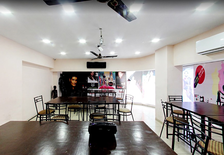 International Institute of Fashion Design Cafeteria / Mess(2)