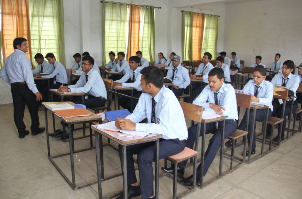 Institute of Aeronautics and Engineering Bhopal Classroom(1)