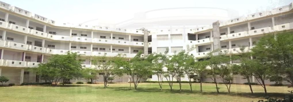 IPS COLLEGE Campus View(1)