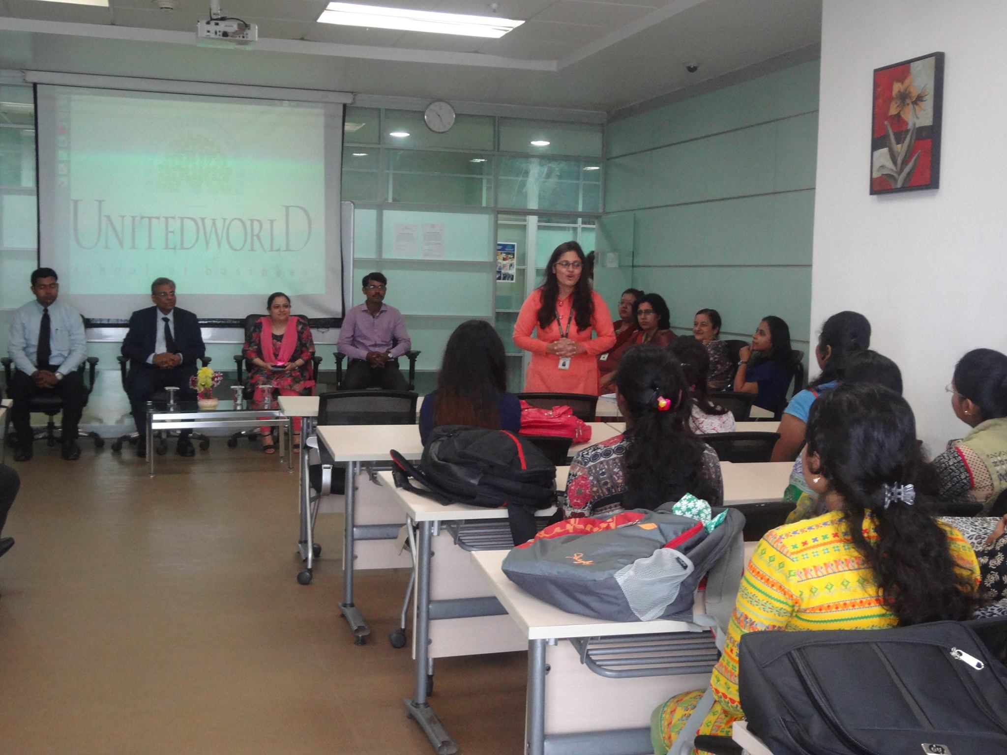 IQ City United World School of Business Classroom(1)
