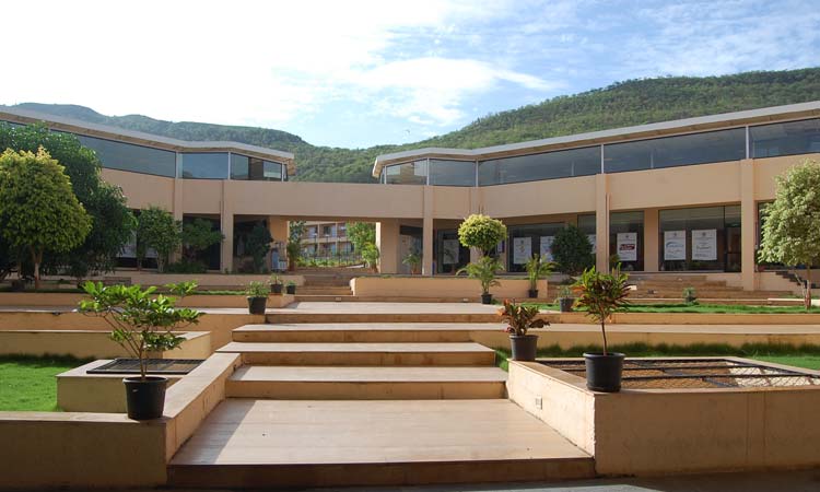 ISB&M College of Commerce Campus View(1)