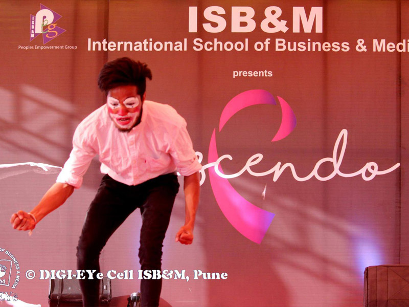 ISB&M College of Commerce Fest