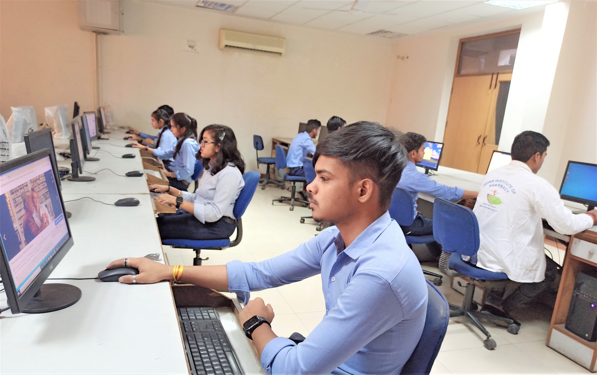 Ishan Institute of Pharmacy Labs(2)