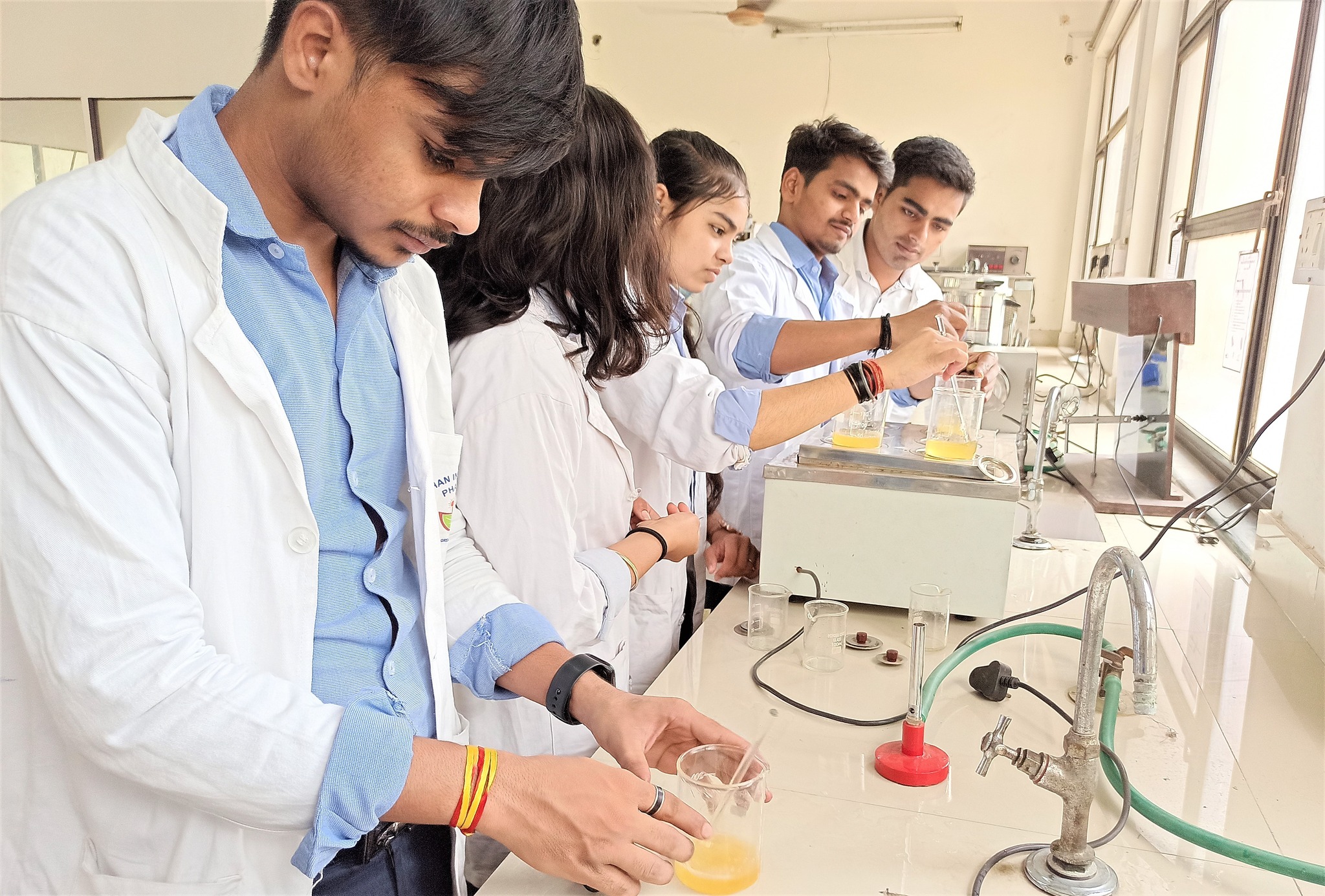 Ishan Institute of Pharmacy Labs(3)