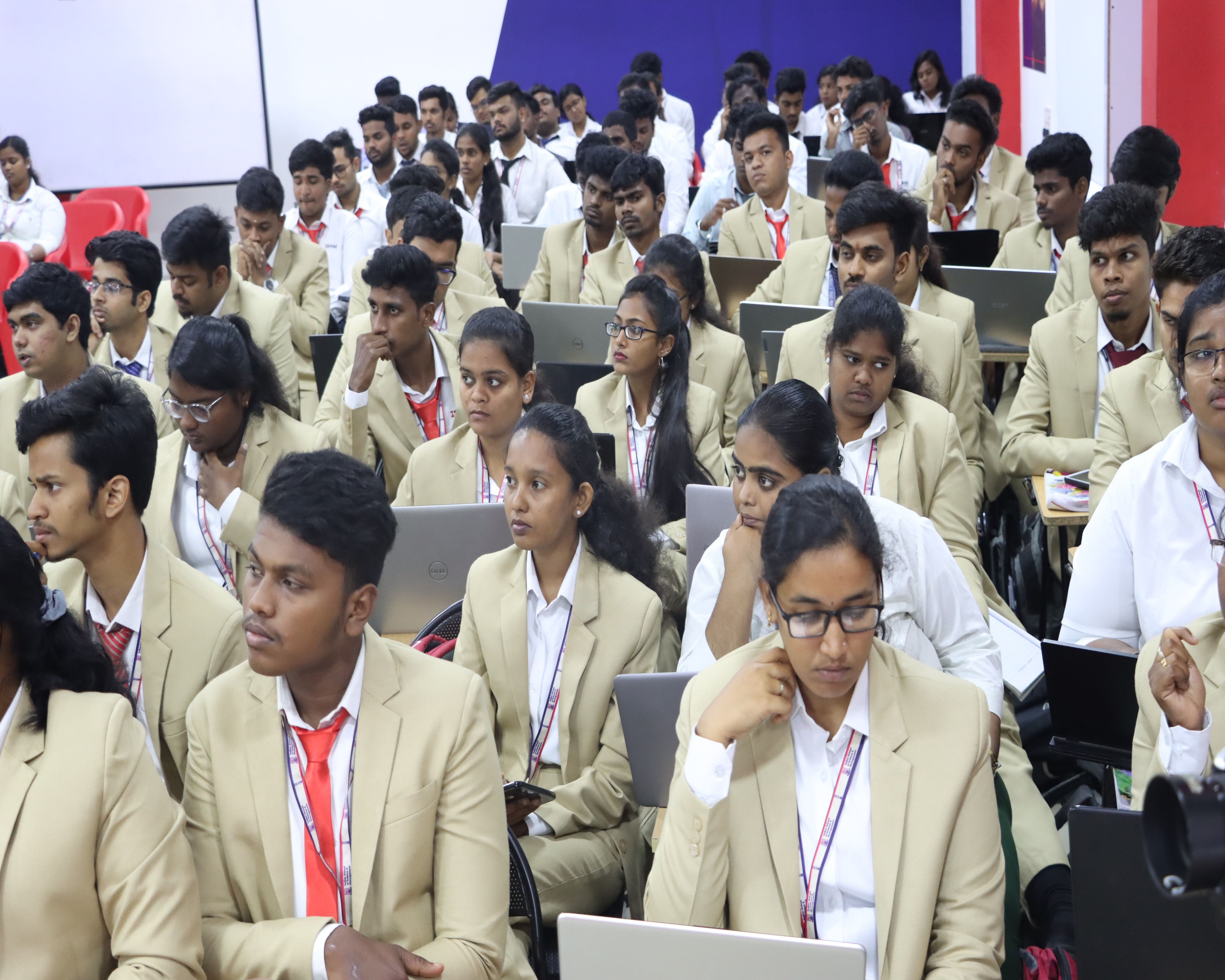 ISSM Business School Classroom(1)