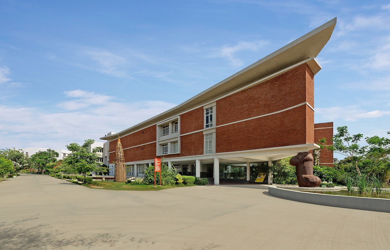 ITM SLS Baroda University Campus Building(2)