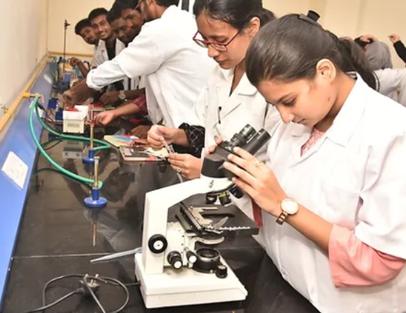 Jahnavi Degree and PG College Labs(2)