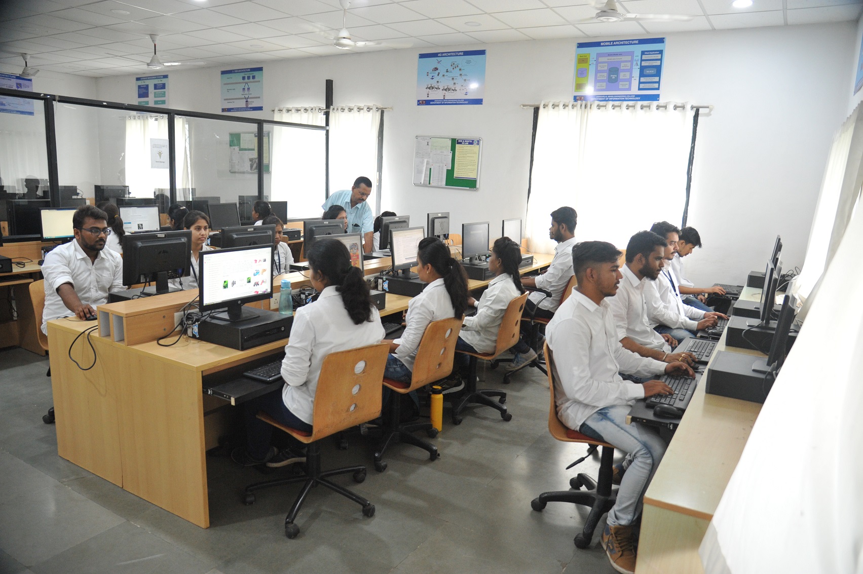 JNEC Aurangabad Labs(3)