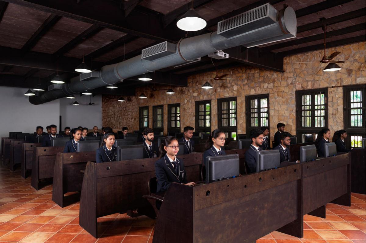 JD College of Engineering and Management Labs(2)