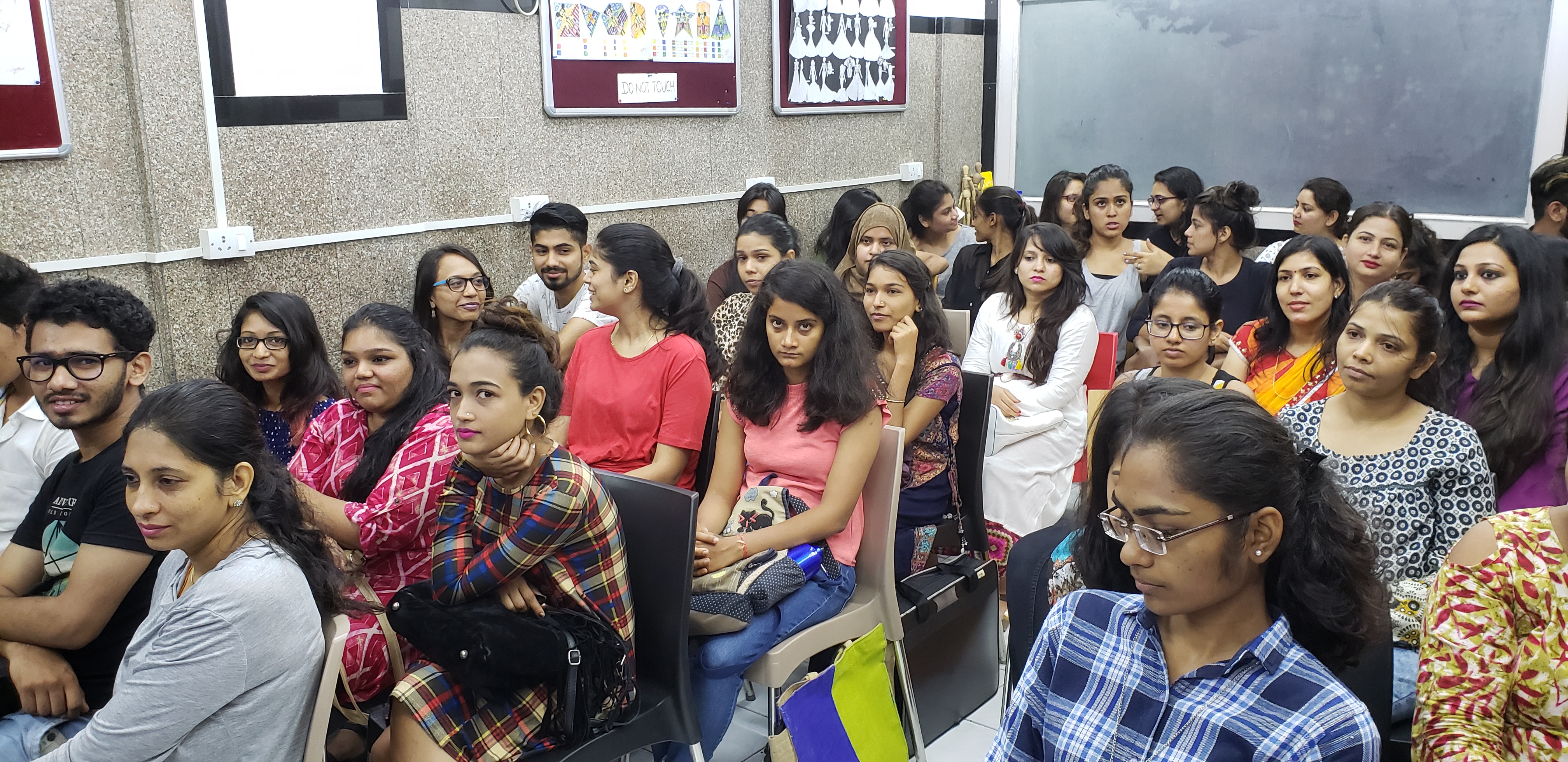 JD Institute of Fashion Technology Mumbai Celebrity Visit(2)