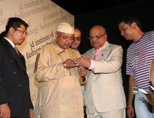 JD Institute of Fashion Technology Mumbai Celebrity Visit(18)