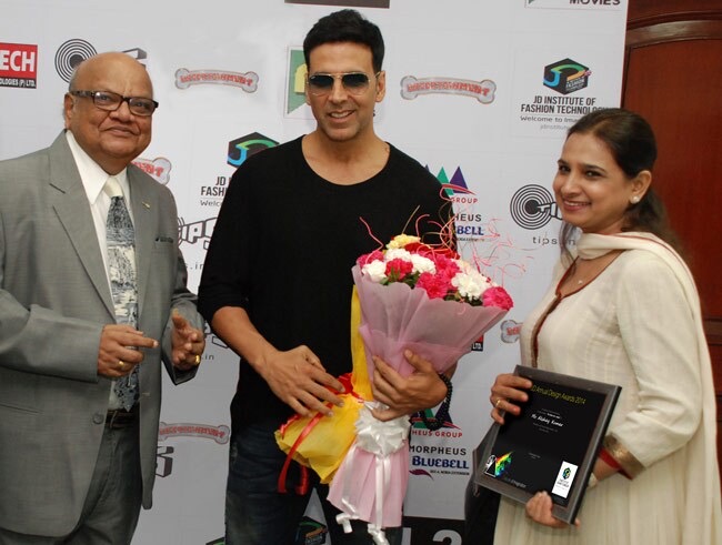 JD Institute of Fashion Technology Mumbai Celebrity Visit(20)