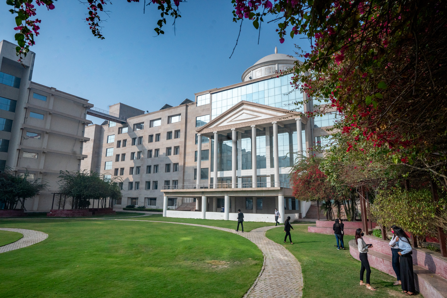 KR Mangalam University Main Building(1)