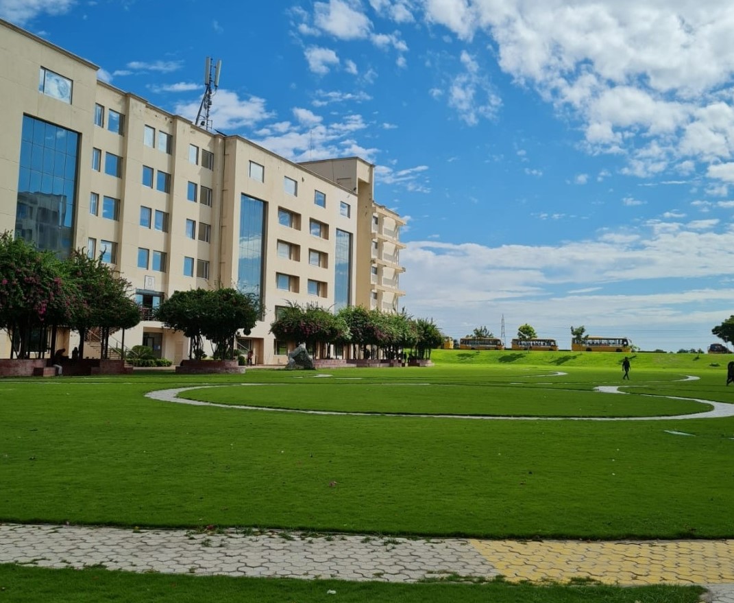 KR Mangalam University Campus View(2)