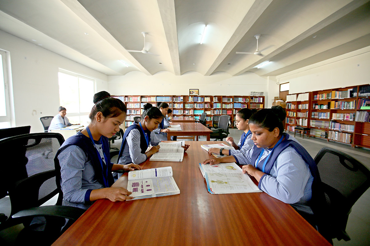 Krishna College of Education and Management Library(1)