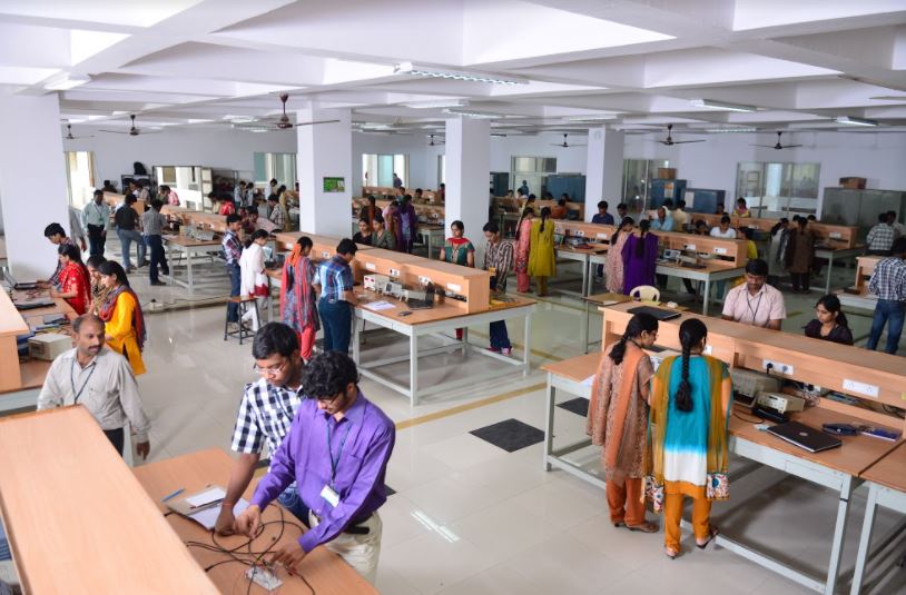KL University Hyderabad Labs(9)
