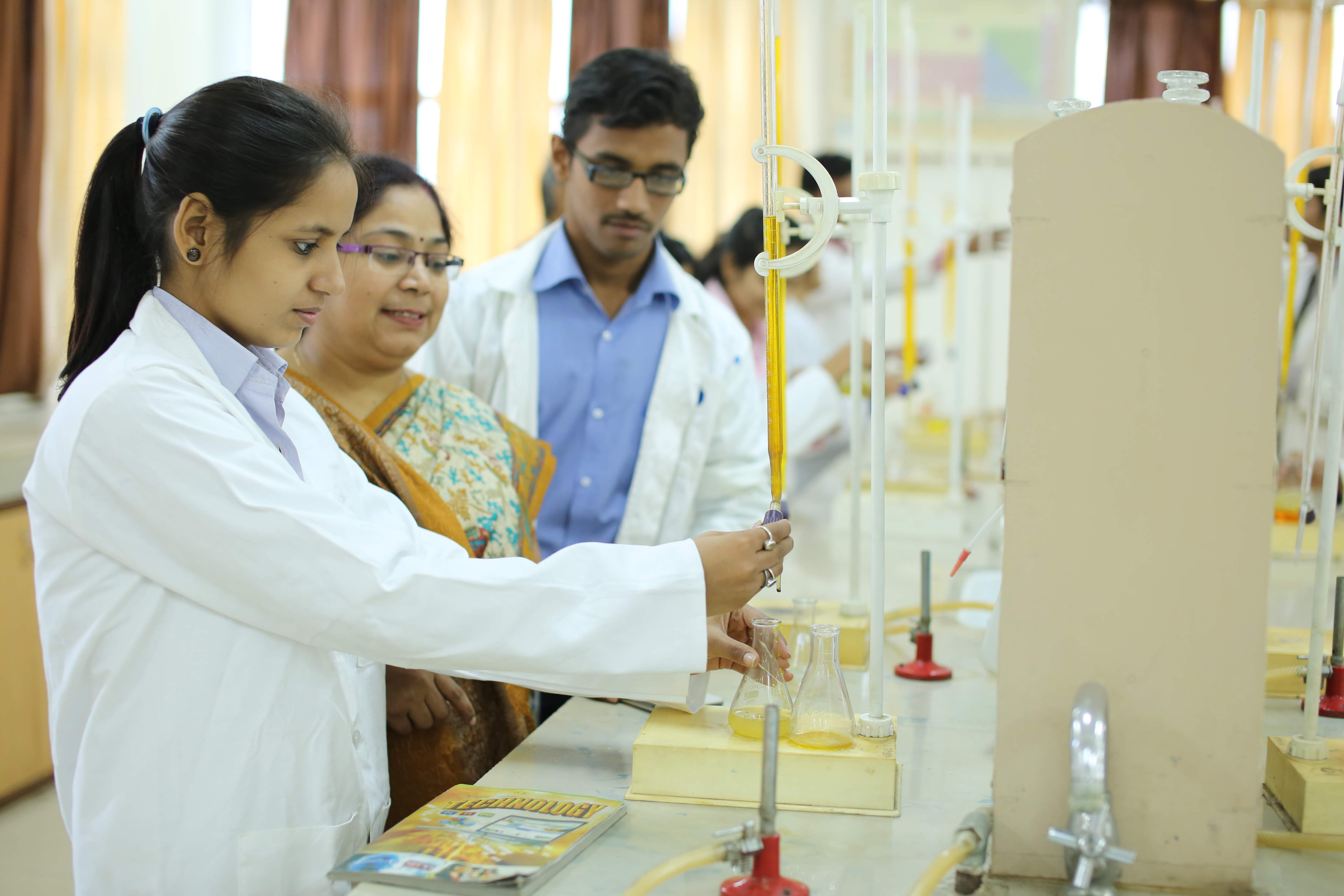 Krishna Group of Institutions, Kanpur Labs(3)