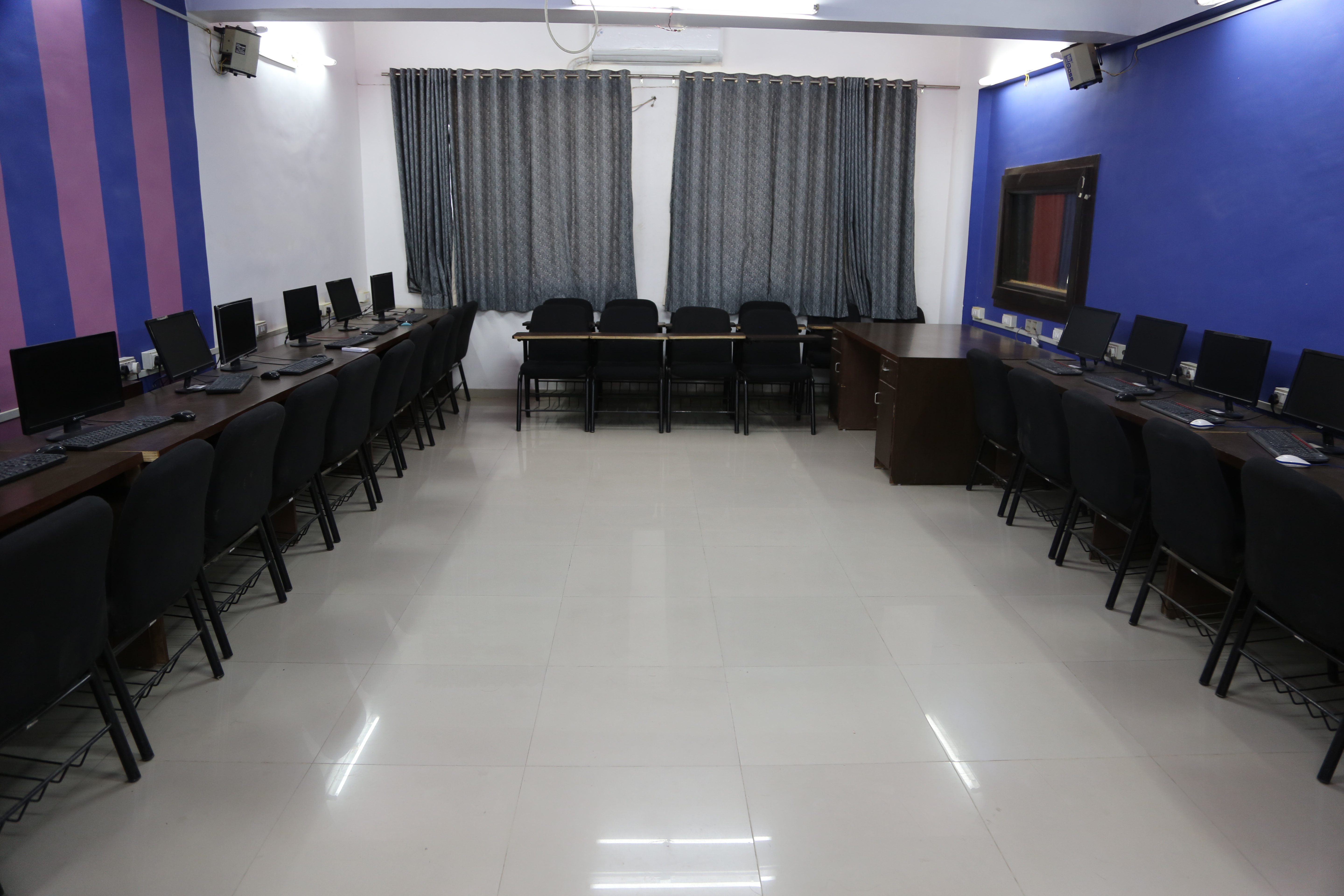 L.J. Institute of Media and Communications Labs(1)