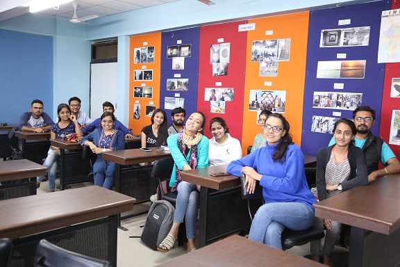 L.J. Institute of Media and Communications Classroom(3)