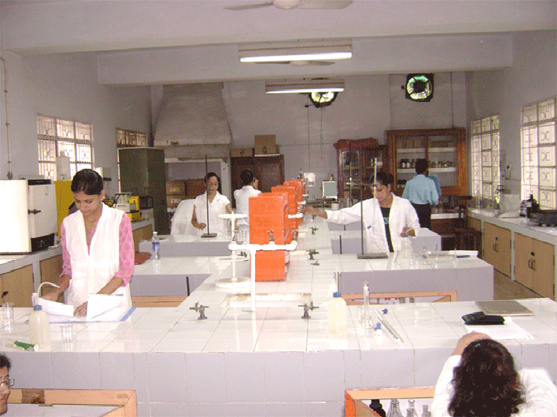 Lady Irwin College Labs