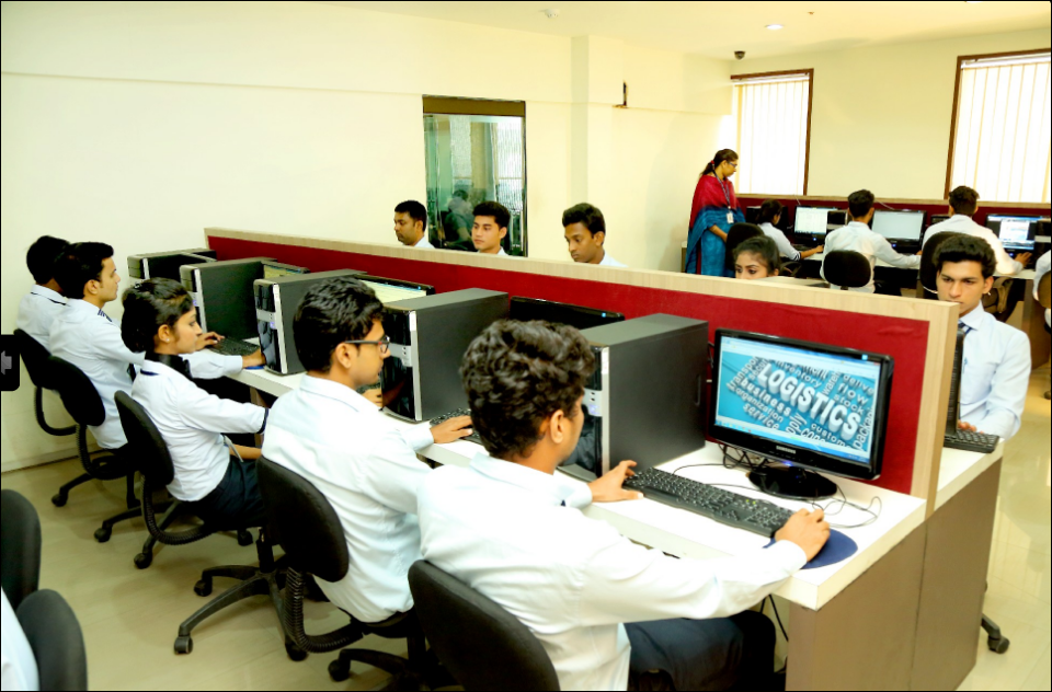 LCBF - London College of Business and Finance Labs(1)