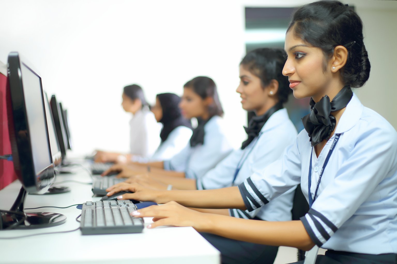 LCBF - London College of Business and Finance Labs(2)