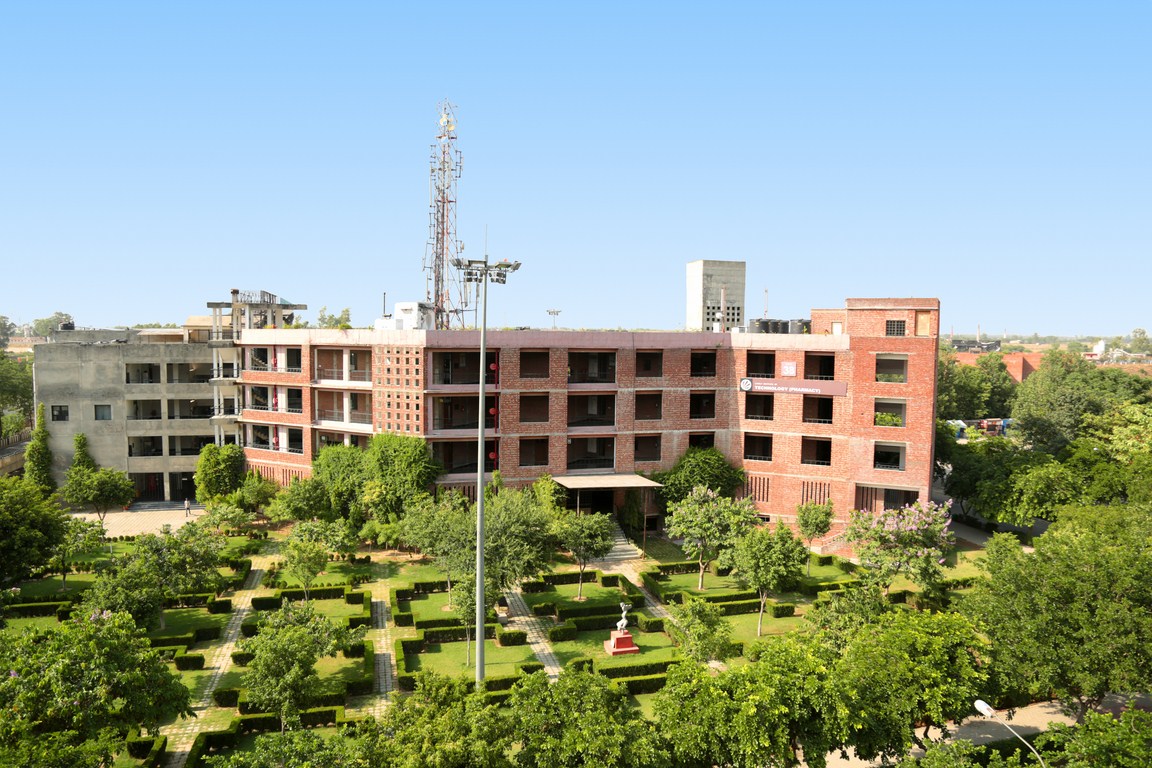 Lovely Professional University Campus Building(1)