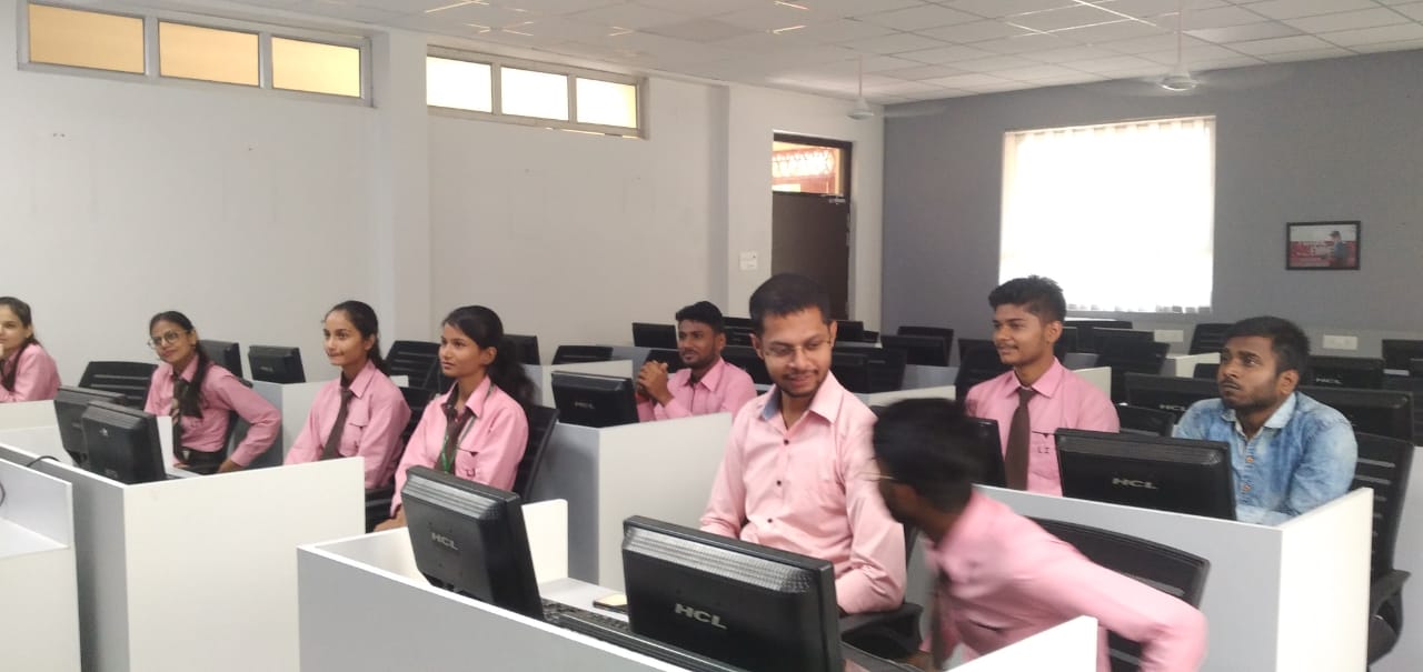 Lucknow Institute of Technology Labs