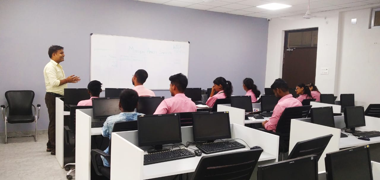 Lucknow Institute of Technology Classroom