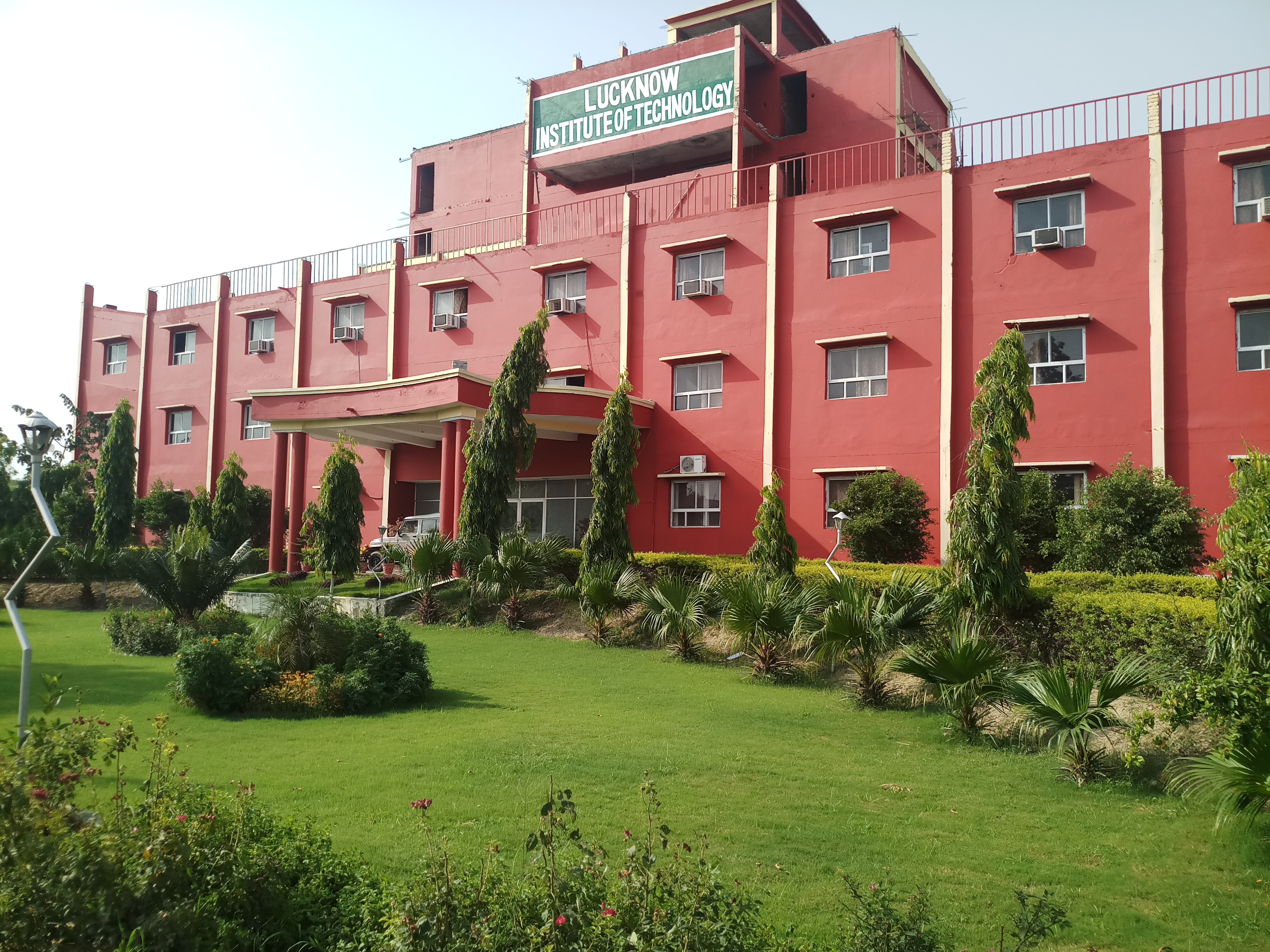 Lucknow Institute of Technology Main Building
