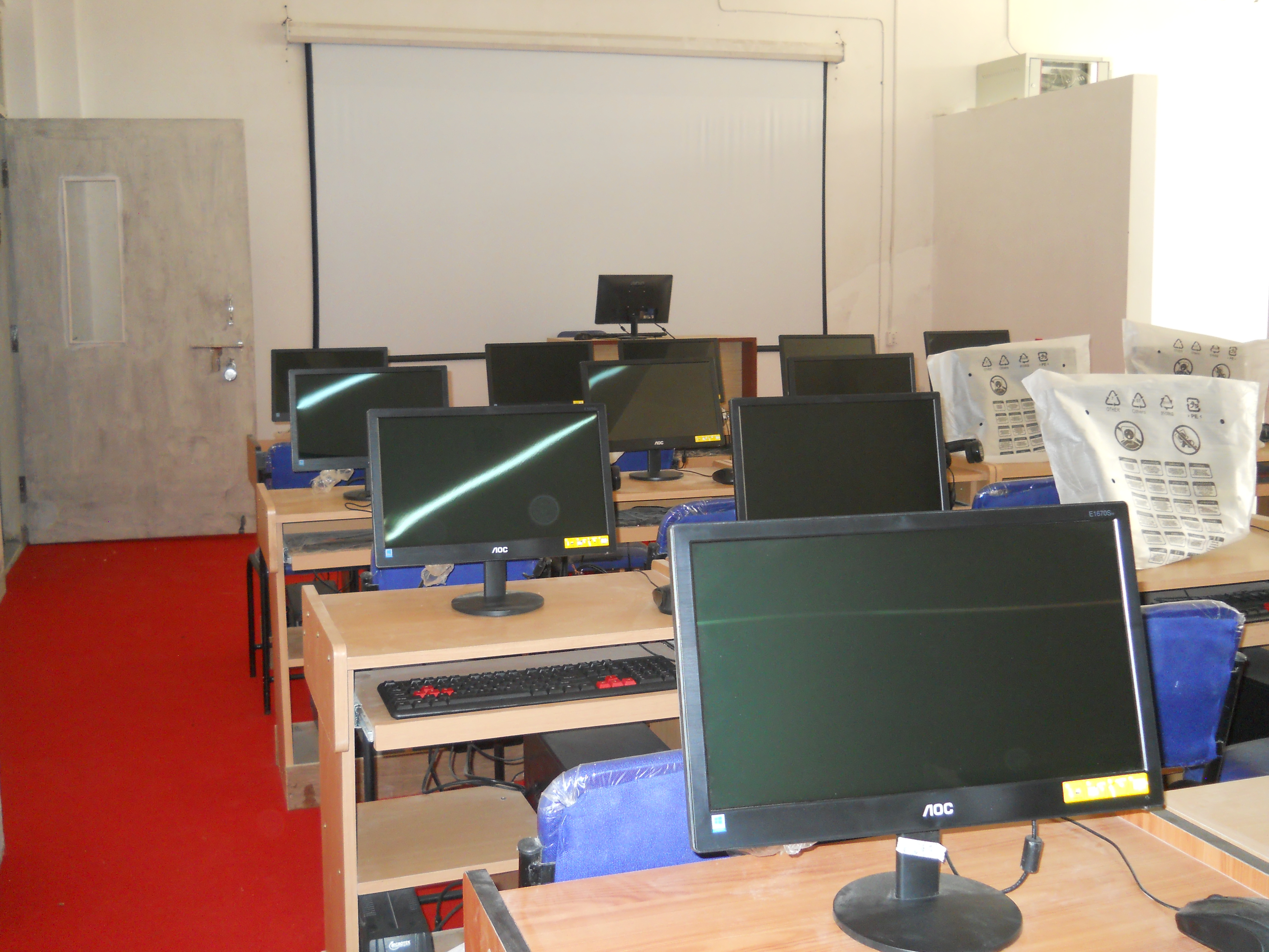 Luthfaa Polytechnic Institute Labs(1)