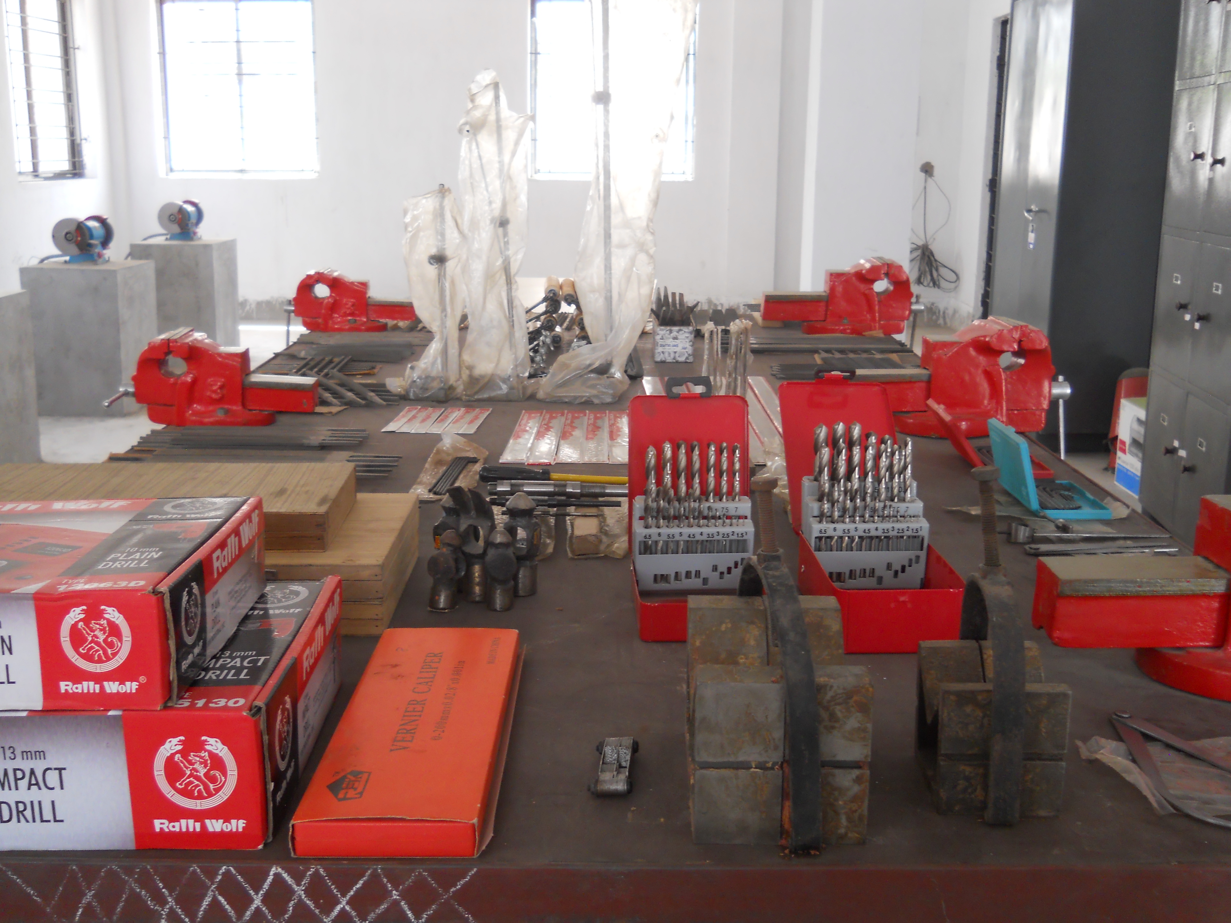 Luthfaa Polytechnic Institute Labs(5)