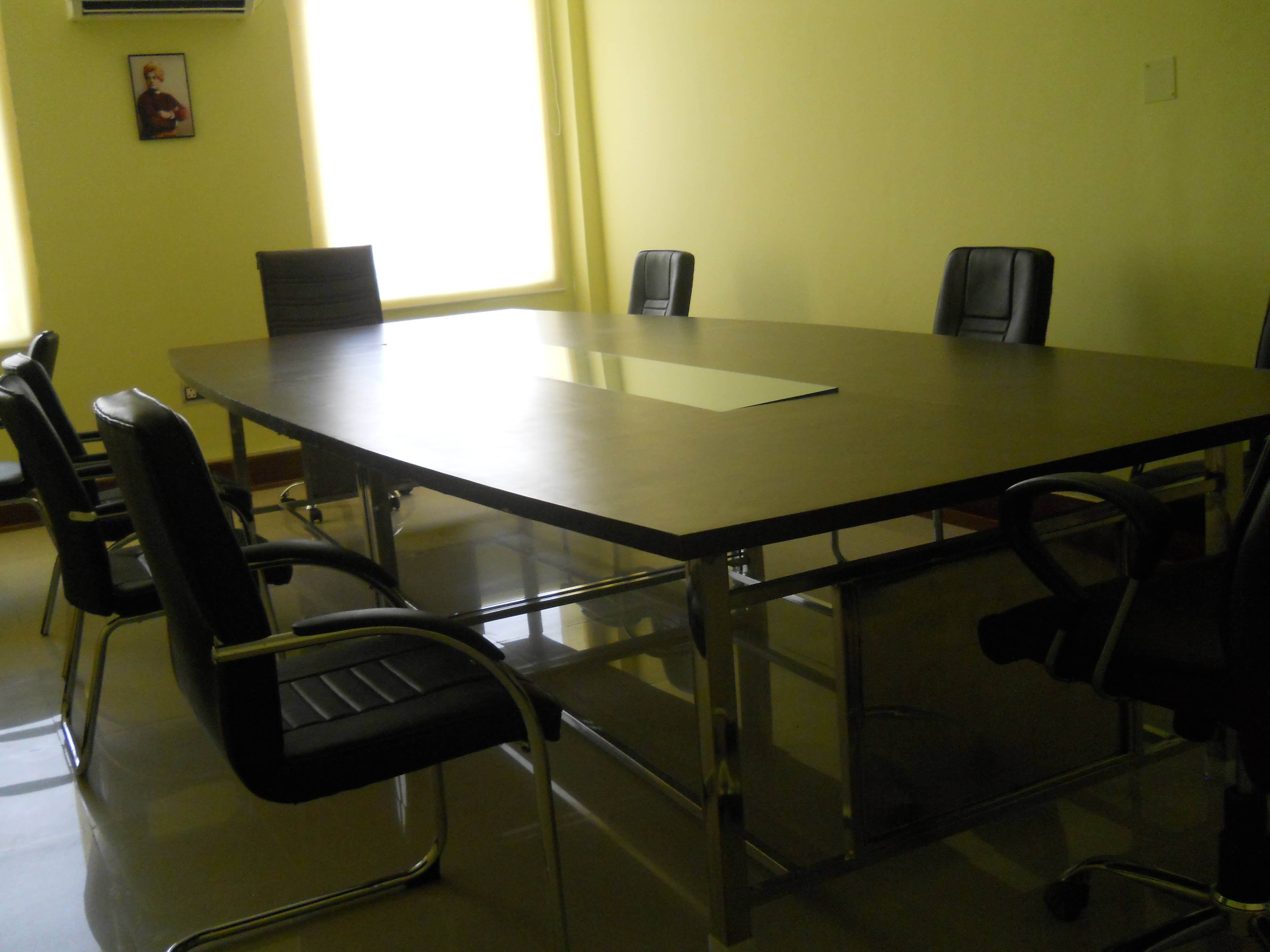 Luthfaa Polytechnic Institute Conference Room