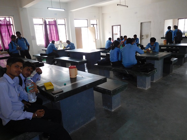 Luthfaa Polytechnic Institute Cafeteria / Mess